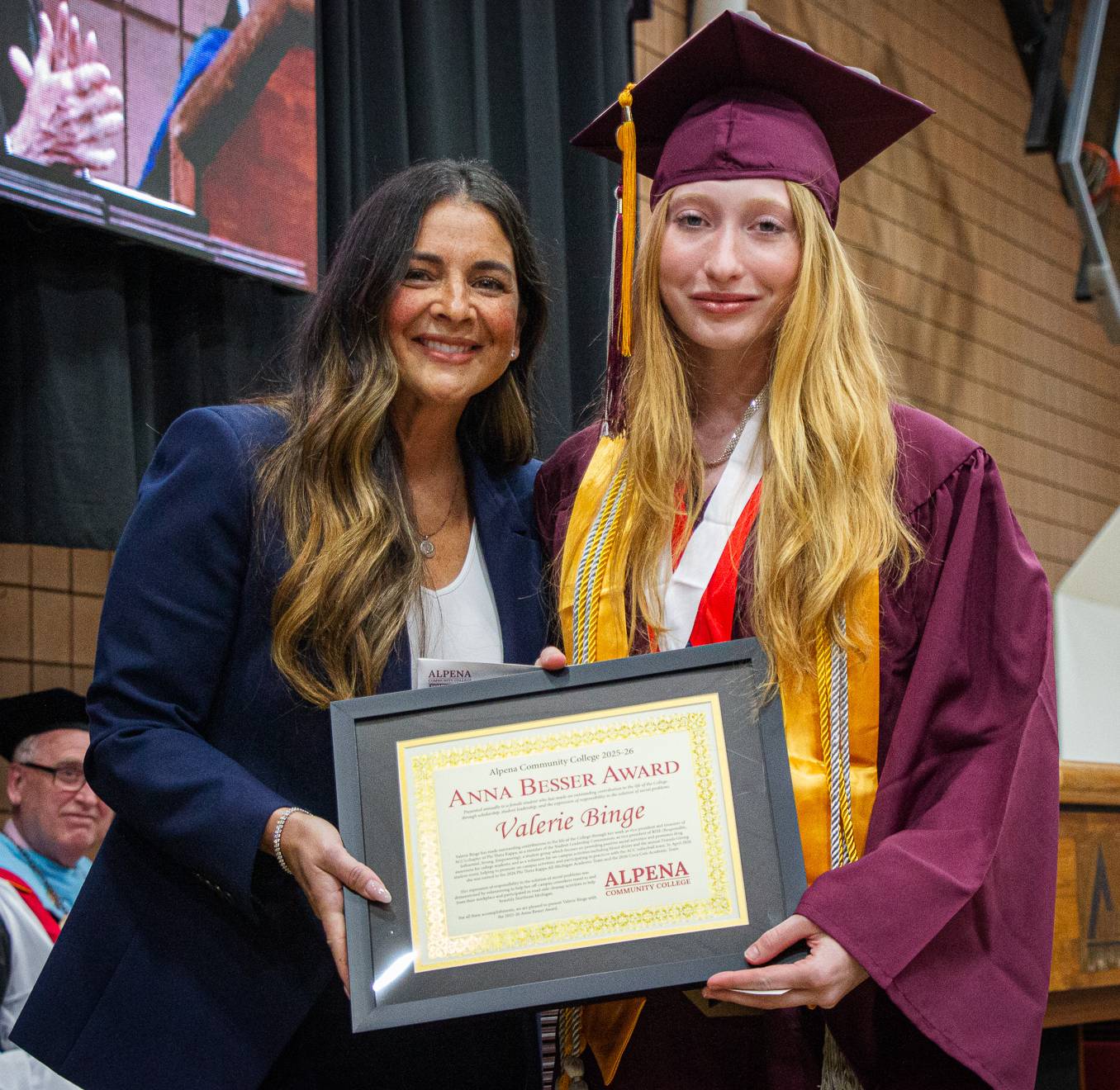 Valerie Binge receives the Anna Besser Award